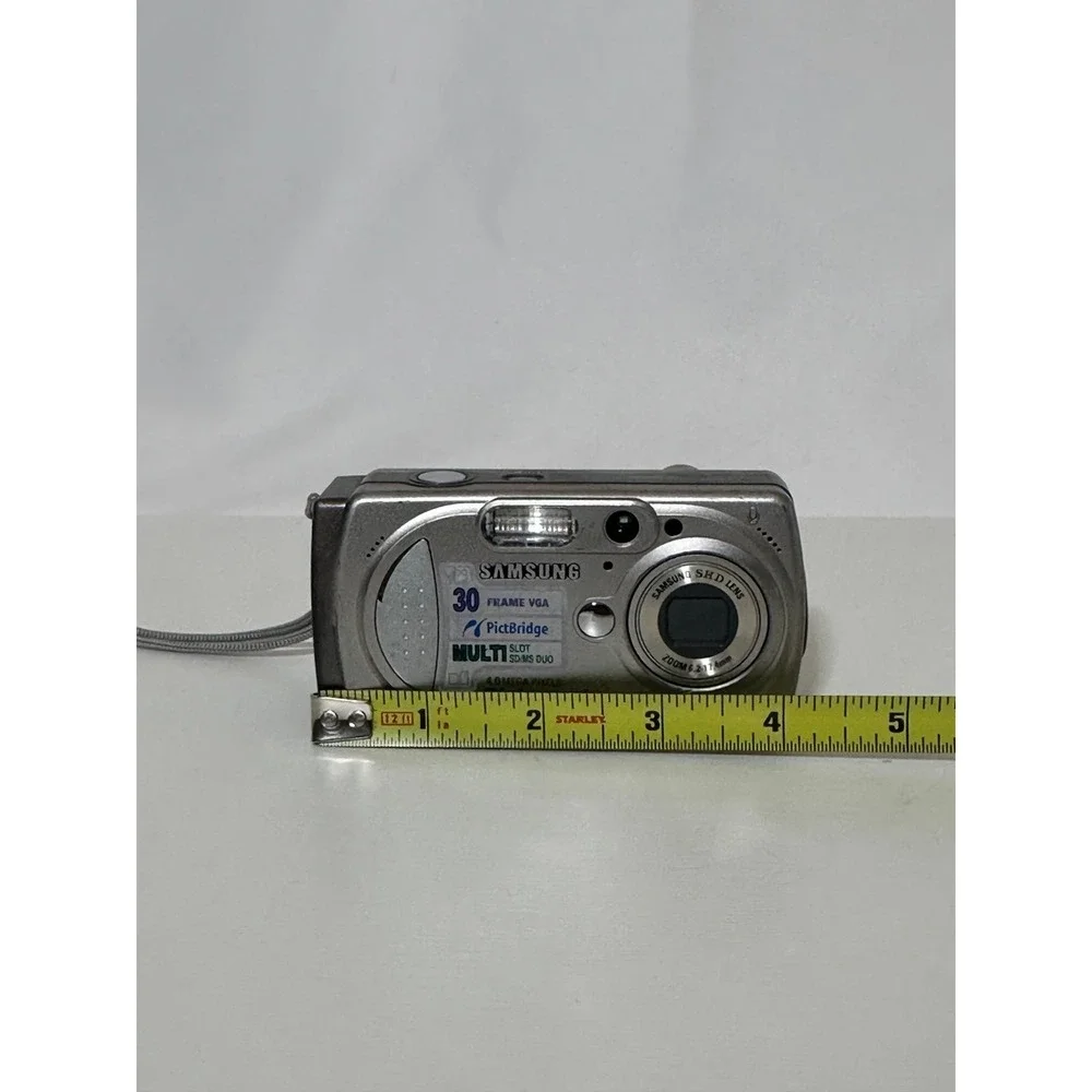 Samsung Digimax 430 digital camera For Parts Only
